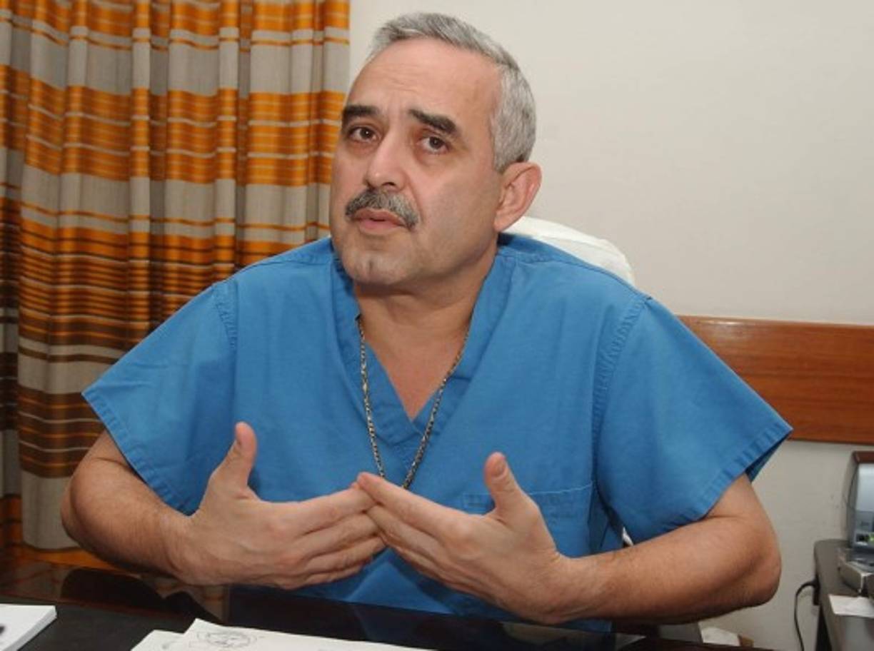 Arturo Bendaña: El doctor es aficionado al Marathón.