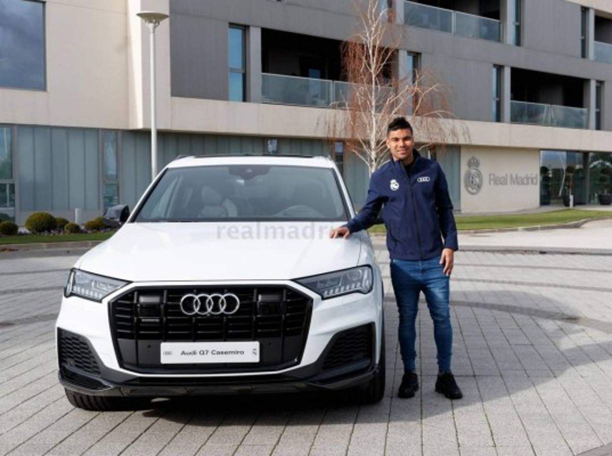 Casemiro - El mediocampista brasielño se llevó un Audi Q7 50 TDI quattro tiptronic Blanco Glaciar que tiene un precio de 72.850 euros.