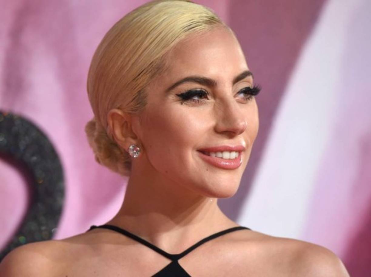 Lady Gaga, una de las fieles seguidoras de Biden, no podía quedarse atrás. '@JoeBiden @KamalaHarris y el pueblo estadounidense, acaban de dar al mundo uno de los mayores actos de bondad y valentía que la humanidad jamás ha visto. Nada más que amor para nuestro nuevo comandante en jefe y la 1ra mujer VP elegida para la Casa Blanca. También, así se hace Pensilvania', dijo la cantante y actriz.