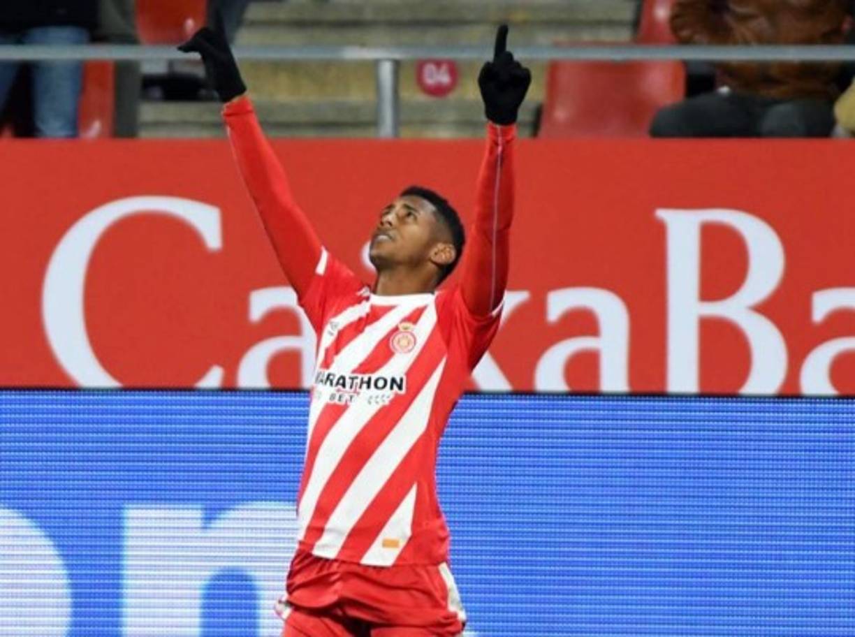 Antony Lozano: Además del Cádiz, se ha mencionado que el Málaga de la segunda de España pretende al delantero hondureño. Aunque al parecer el Cádiz es el club que más ha mostrado interés en el catracho.