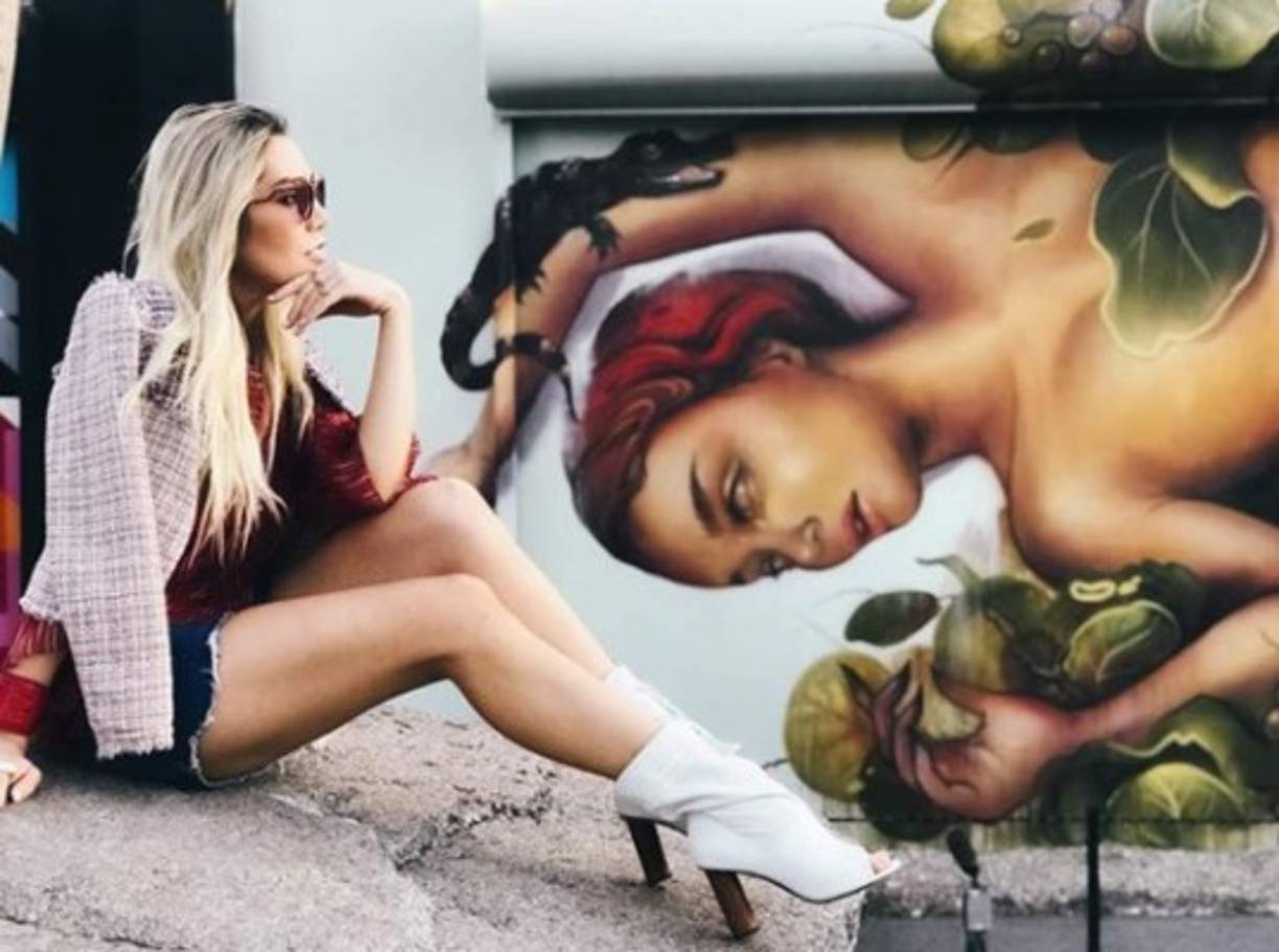 “A veces tienes que valorarte y dejarte querer, pero por alguien que te ENCANTE, QUE TE QUIERA CUIDAR, hacer reír, que nunca te deje. Creo que cuando no te das por vencido al dolor, a aprender, a volver a crecer y confiar. Guapo', escribió la hija de Alejandra Guzmán causando furor.