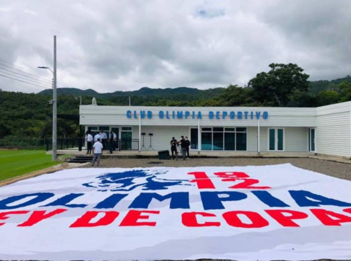 El Olimpia inauguró finalmente este jueves su majestuoso Centro de Alto Rendimiento, José Rafael Ferarri, en memoria del más exitoso dirigente ganador.