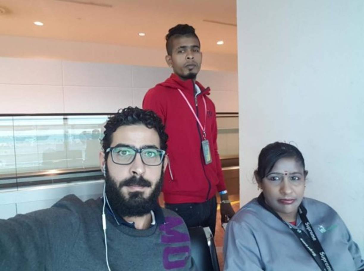 Al permanecer tanto tiempo en el Aeropuerto Internacional de Malasia Kuala Lumpur ya ha hecho algunos amigos que son personas que trabajan en el aeropuerto de Malasia.