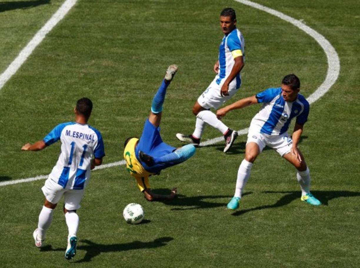 Fue autopista la defensa catracha.