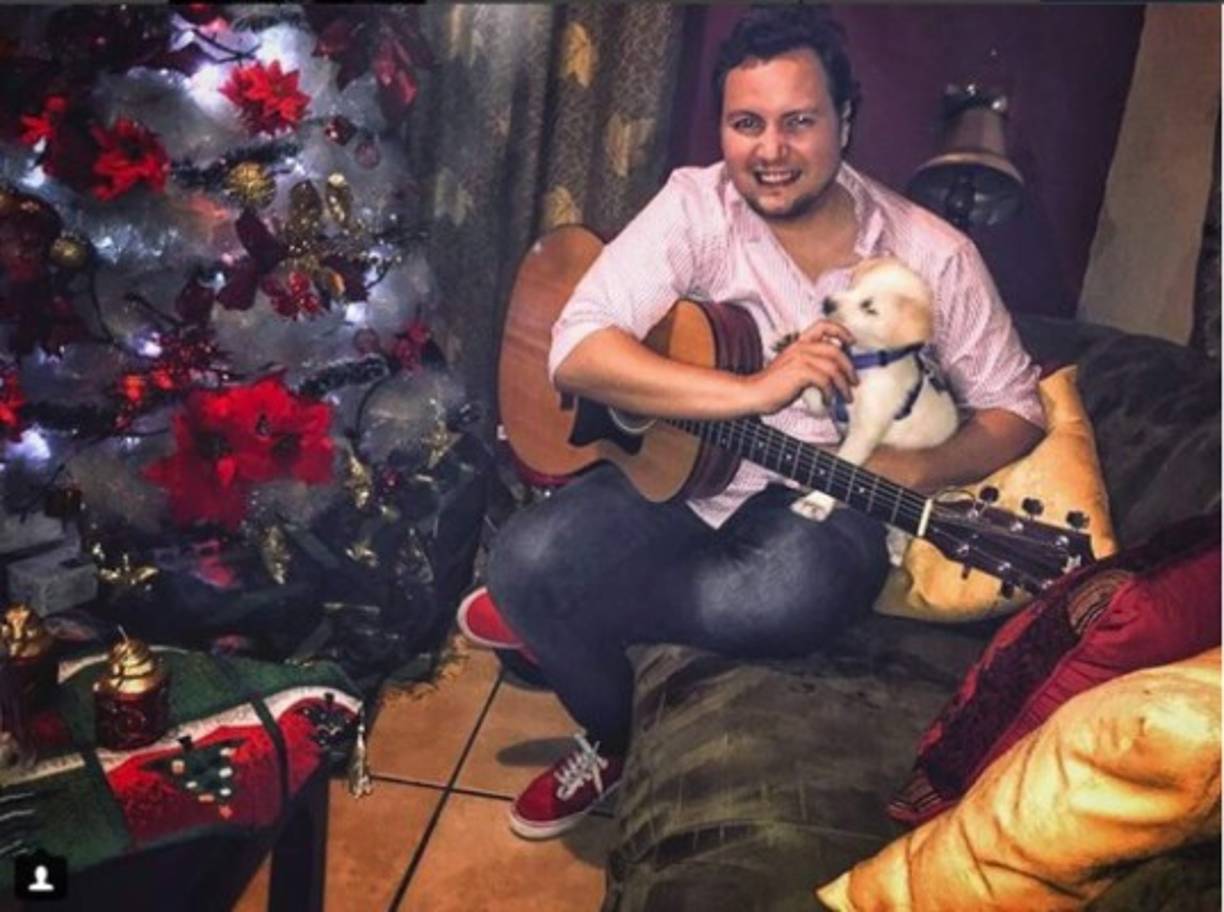 El cantante Sonny Morán les deseó una Feliz Navidad a todos sus fans en Instagram.