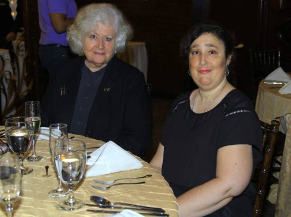 Pamelle y Mary Dávila.