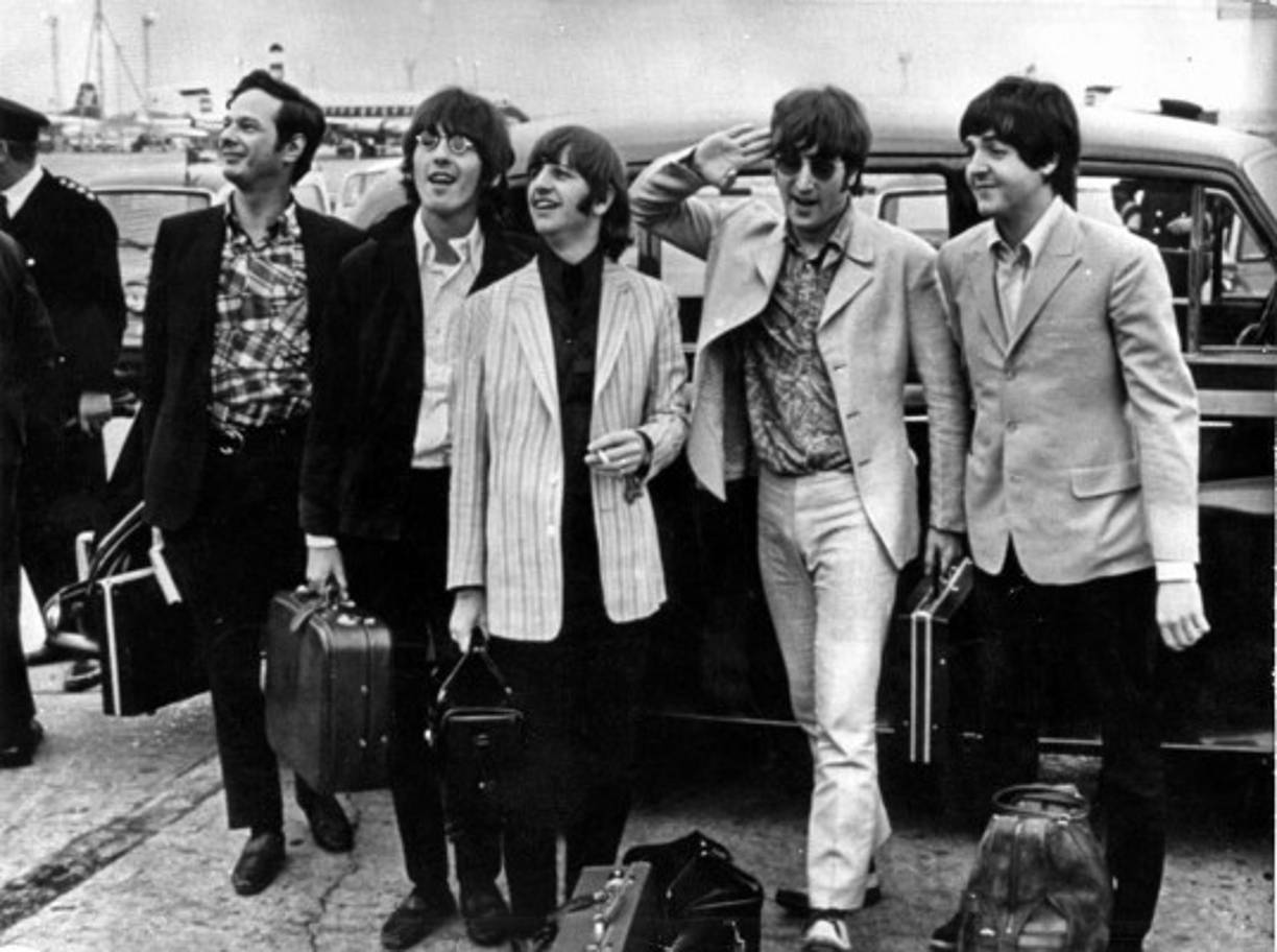 Una copia del 'White Album' de The Beatles recaudó 790,000 dólares en una subasta de objetos propiedad del que fuera batería del grupo, Ringo Starr.