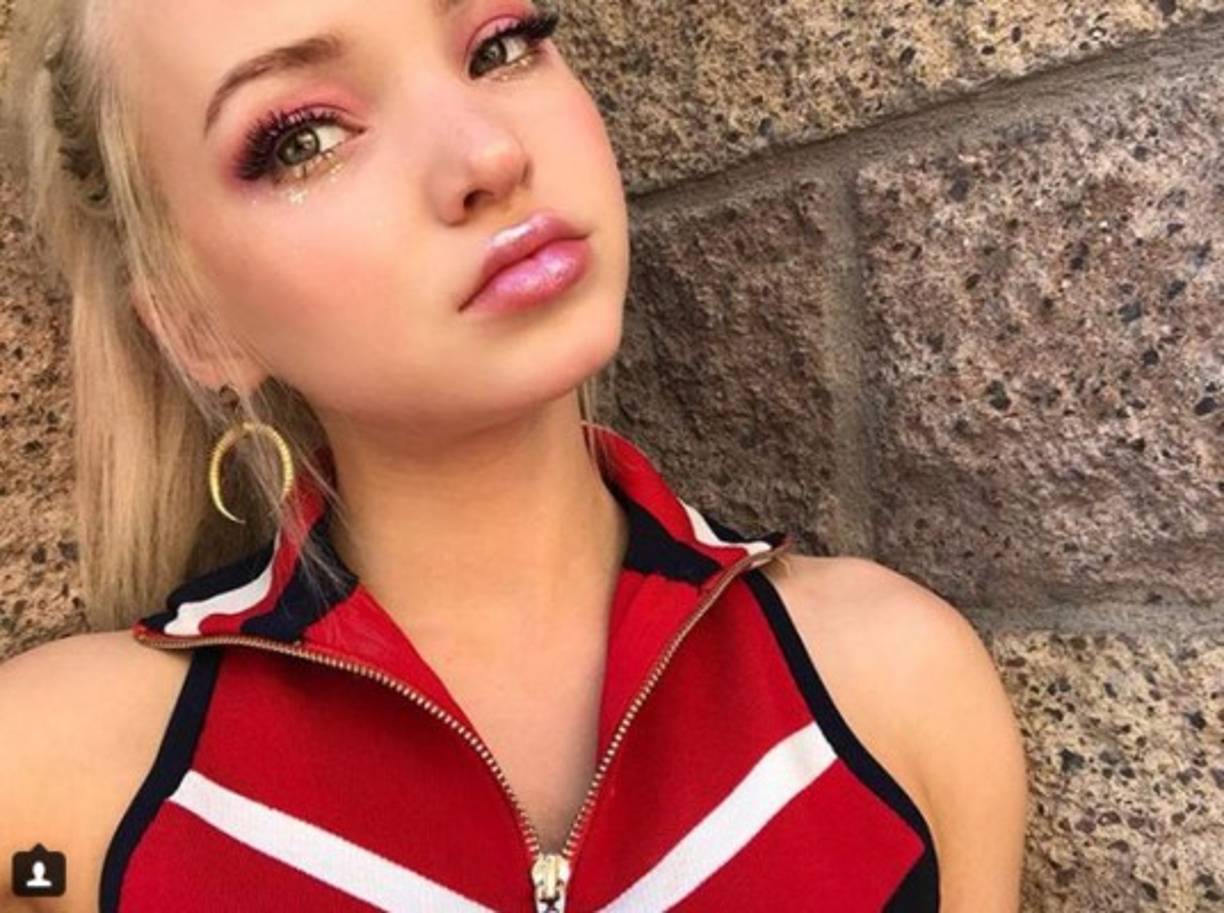 Dove Cameron le costó mucho asimilar que hubiese tanta gente interesada en su trabajo y en su vida.