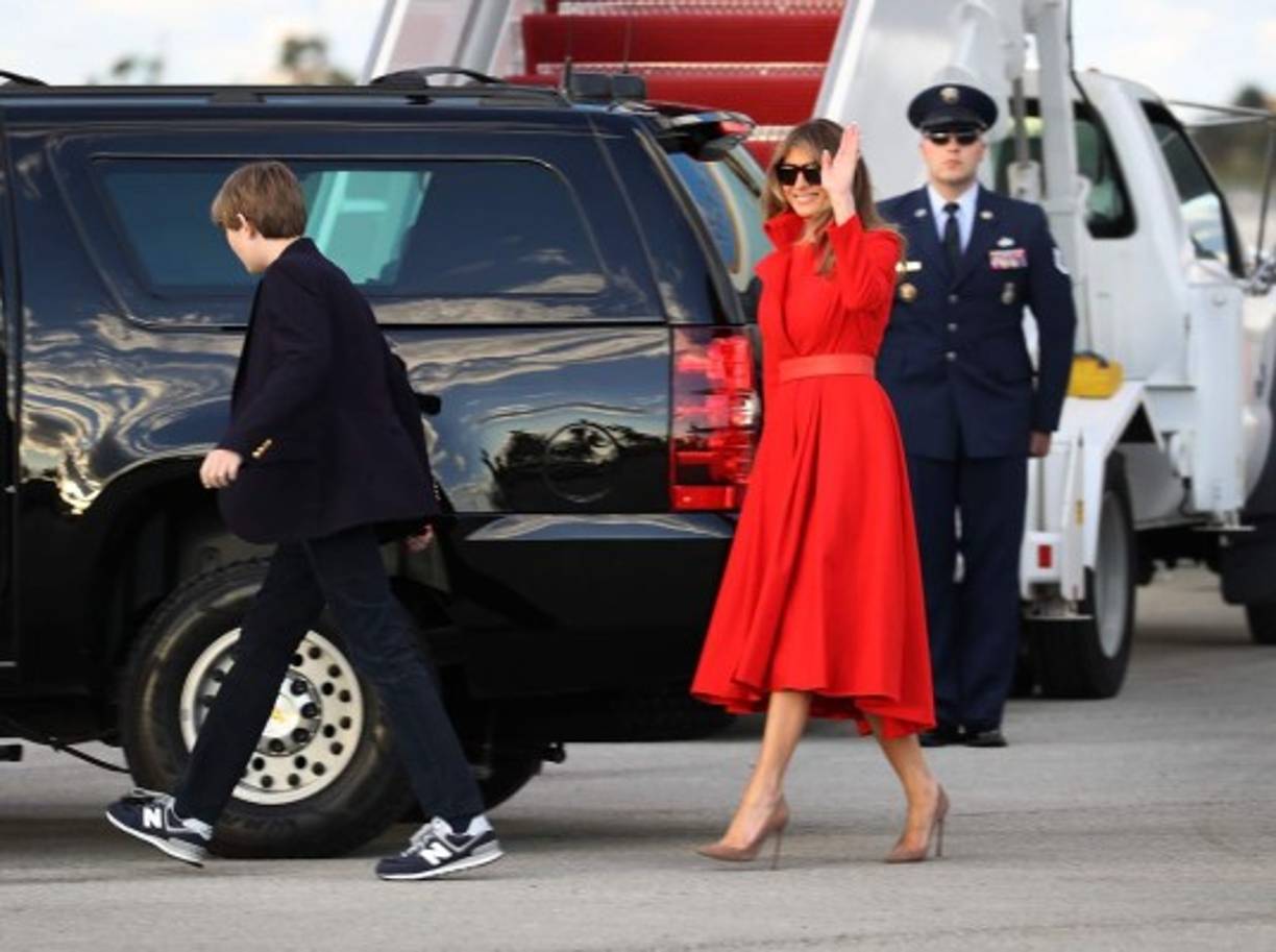 Barron y Melania a su llegada a la Florida.