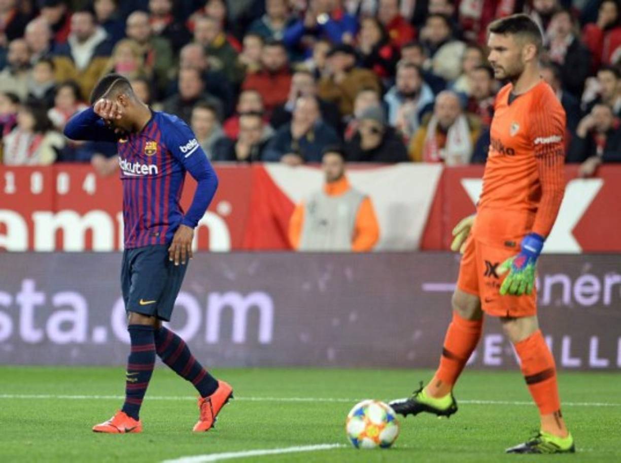 Malcom tuvo en sus pies la oportunidad de abrir el marcador y falló al errar un mano a mano. Fue titular con Barcelona y no aprovechó la oportunidad.