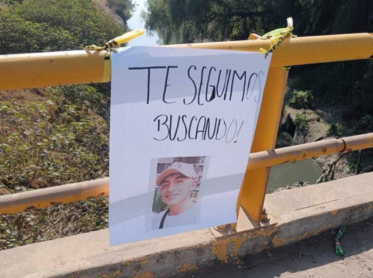 Ante la falta de respuesta por parte de las autoridades, sus seres queridos organizaron una manifestación cerca del Circuito Exterior Mexiquense para exigir una búsqueda efectiva.