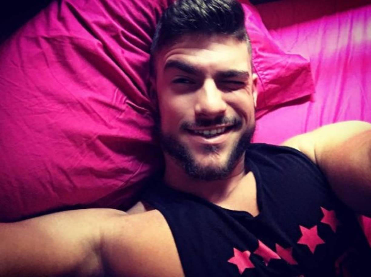 El enfermero más deseado de las redes trabaja de modelo y bailarín en sus ratos libres.