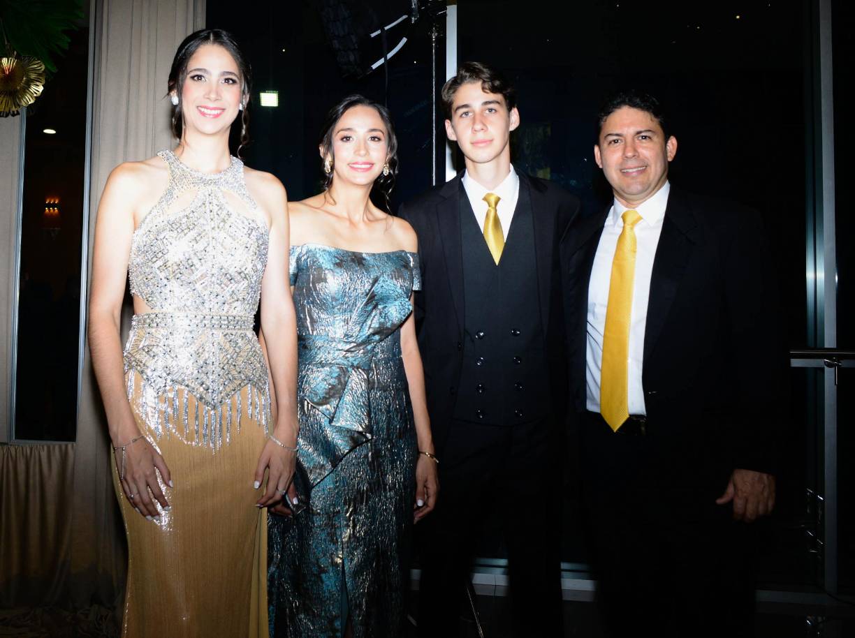 Samara Hawit, Martha Hawit, Saeed Rivera y Oberdan Rivera