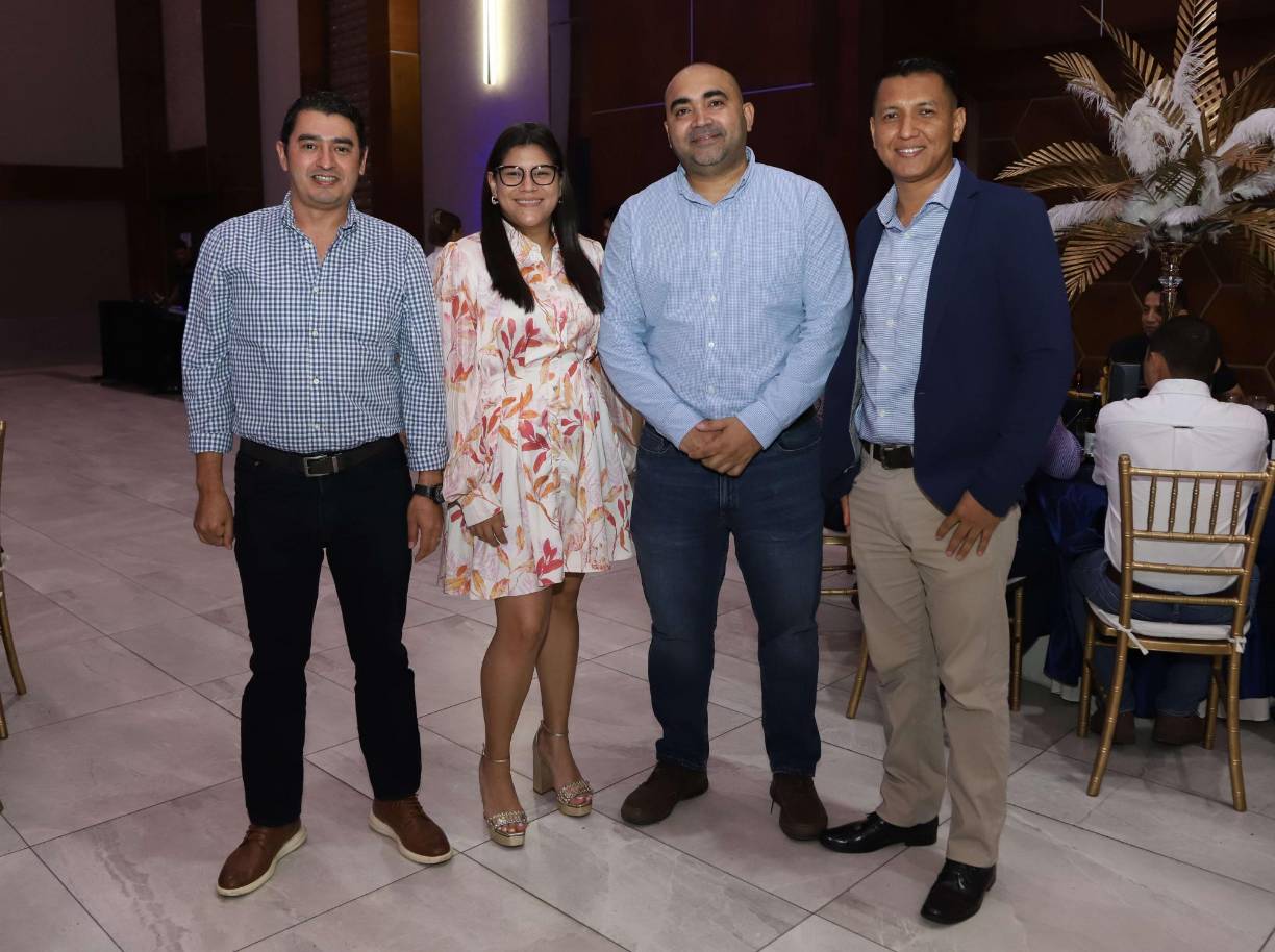 Elmy Zerón, Vivian Ávila, Héctor Bonilla y Jorge Manueles