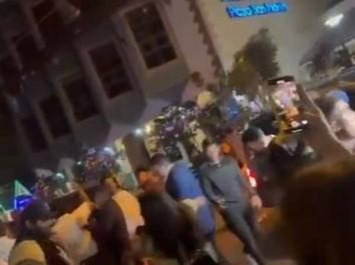 La agresión quedó registrada en un video grabado durante el altercado entre nacionalistas y una turba de simpatizantes de Libre. 
