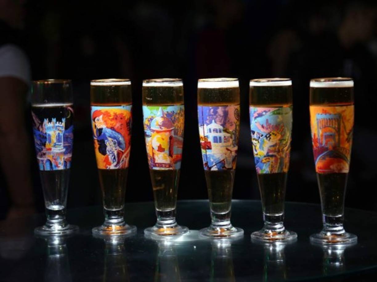 Las copas conmemorativas a la belleza de Honduras por Port Royal fueron presentadas.