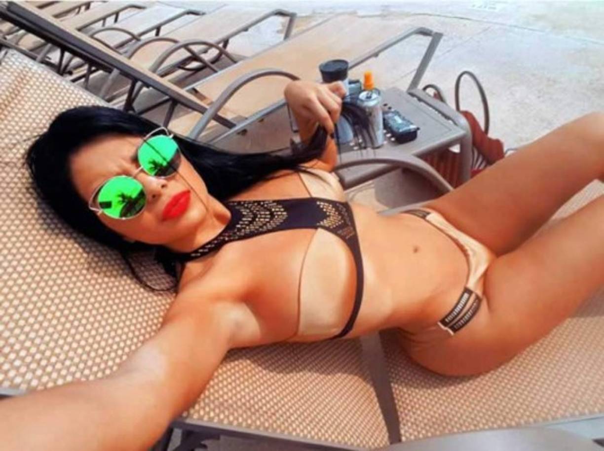 Otra de las preguntas fue: ¿Saldría con Ronaldinho? ¿Es su tipo? y ella no titubeó al contestar: 'Como amigos nos llevaríamos mejor'.<br/>