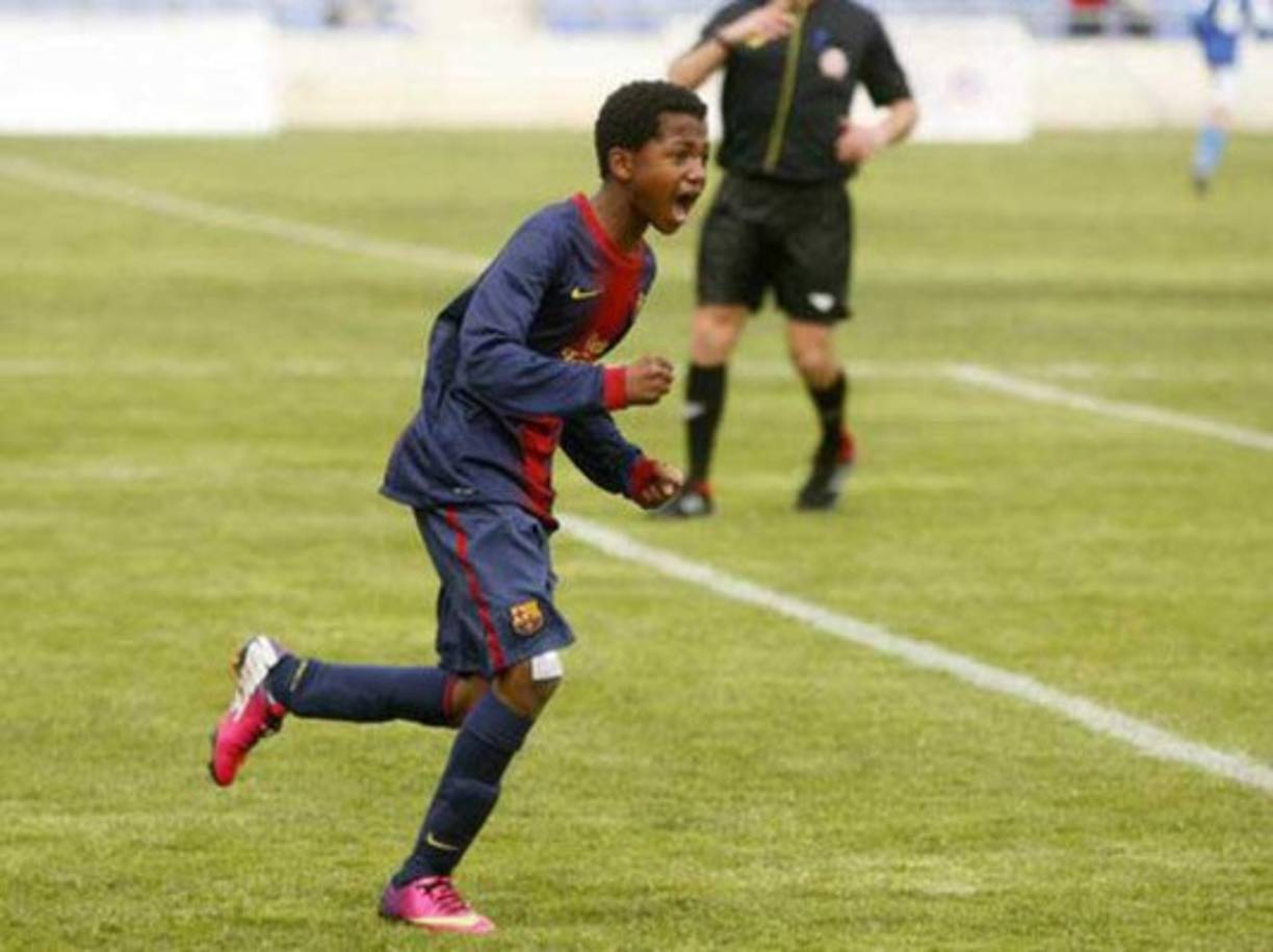 Ansu llegó al Barça en 2012, cuando tenía 10 años. El Barça lo fichó junto a su hermano Braima, ambos procedentes de la cantera del Sevilla. Nacido en octubre de 2002 en Guinea-Bissau, cuando tenía seis años llegó con su familia a la Sierra Sur de Sevilla.