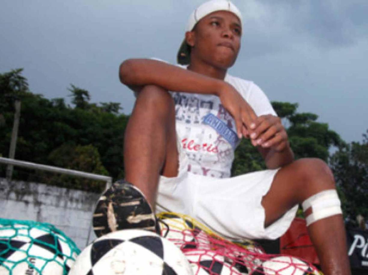 “Sí, me arrepiento porque tengo muchas condiciones. A veces me afecta mucho, pero Dios me da mucha fuerza. En Nueva York trabajé en construcción, pero era algo muy cruel. La vida en Estados Unidos es dura, uno debe estar al tanto con sus cuentas, no es como en Honduras, allí uno aguanta, pero acá le exige estar al pie de la letra”, indicó Steven Ramos.