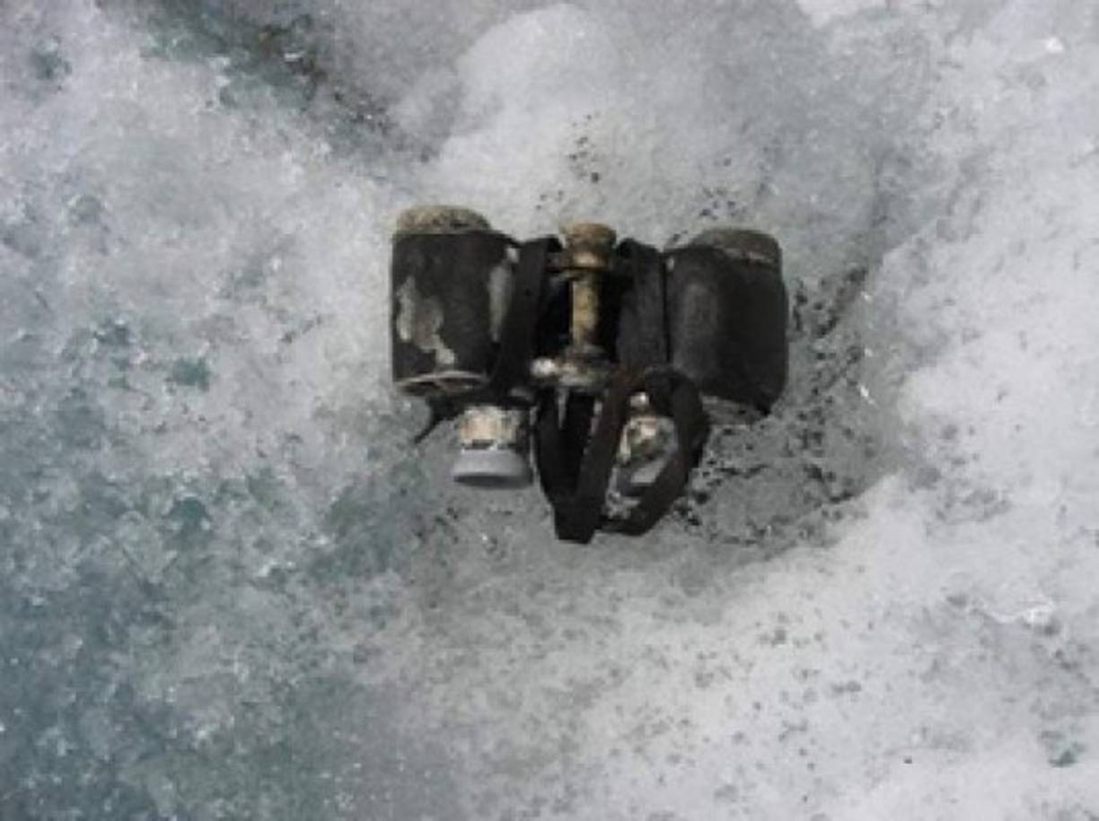 Desde entonces, la familia perdió la pista del zapatero de 40 años y la institutriz de 37, hasta que el deshielo de los glaciares, propiciado por el calentamiento global, permitió el descubrimiento de los restos del matrimonio.<br/>