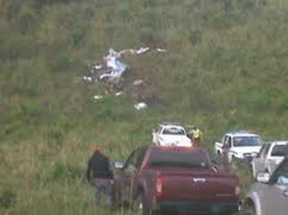 Aunque las versiones oficiales apuntan a una accidente, algunos medios han especulado que la muerte de la cantante de música regional fue ordenada por narcotraficantes.