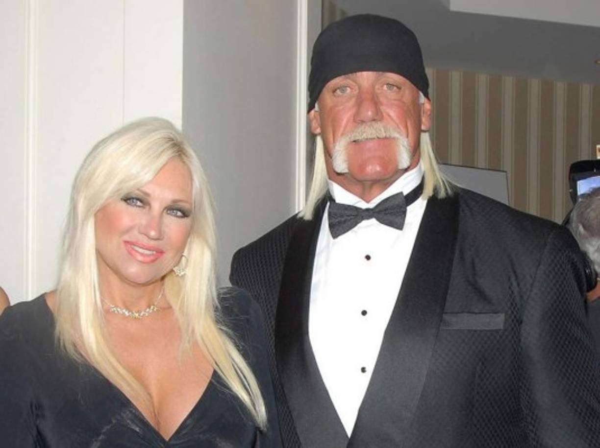Hogan demandó al portal y tras un largo juicio celebrado a lo largo del 2015, en el que se dieron a conocer más videos secretos, Gawker perdió y le terminó pagando a Hogan casi 150 millones de dólares.<br/>A pesar de todo, el juicio le arruinó la vida, pues en los videos adicionales él hace comentarios que varían desde lo homófobo hasta lo racista, que terminaron con todos los contratos y relaciones profesionales que tenía el atleta, además de perder su matrimonio de 26 años con Linda Hogan.