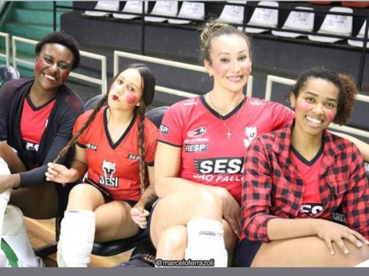 'Cuando me propusieron volver, mucha gente me decía que no lo hiciera porque es un país que discrimina, que mata, pero gracias a Dios estamos cambiando para mejor', afirma Tifanny, criada en una familia pobre de Goiás (centro-oeste).