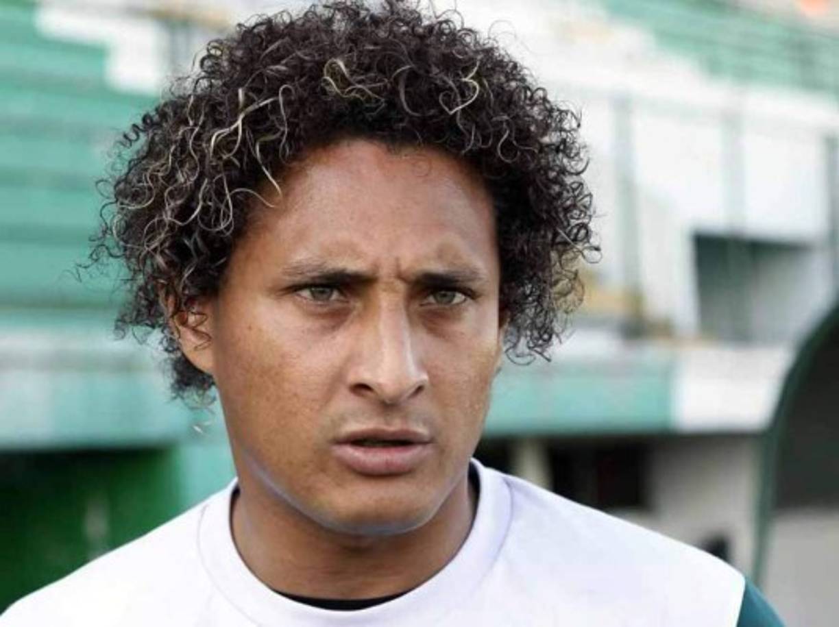 Kevin Hernández: Tras ser dado de baja en Platense, el portero podría unirse a las filas del Honduras Progreso de cara al próximo torneo Apertura de la Liga Nacional y ha estado entrenando con el cuadro progreseño.