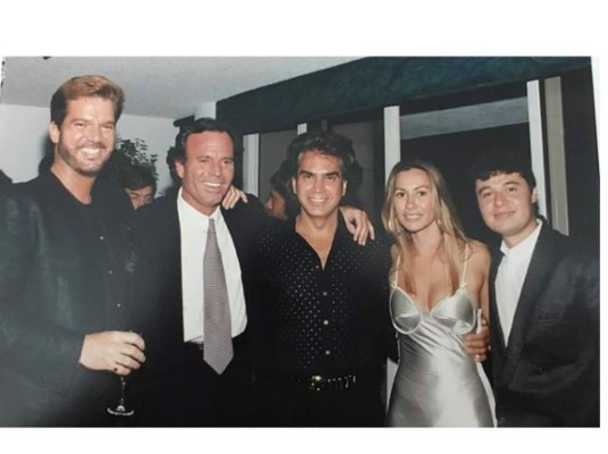 También comenzó un ciclo de encuentros y desencuentros con su ex y con sus hijas mayores. Mientras Morillo hablaba sobre la situación, El Puma optaba por el silencio.