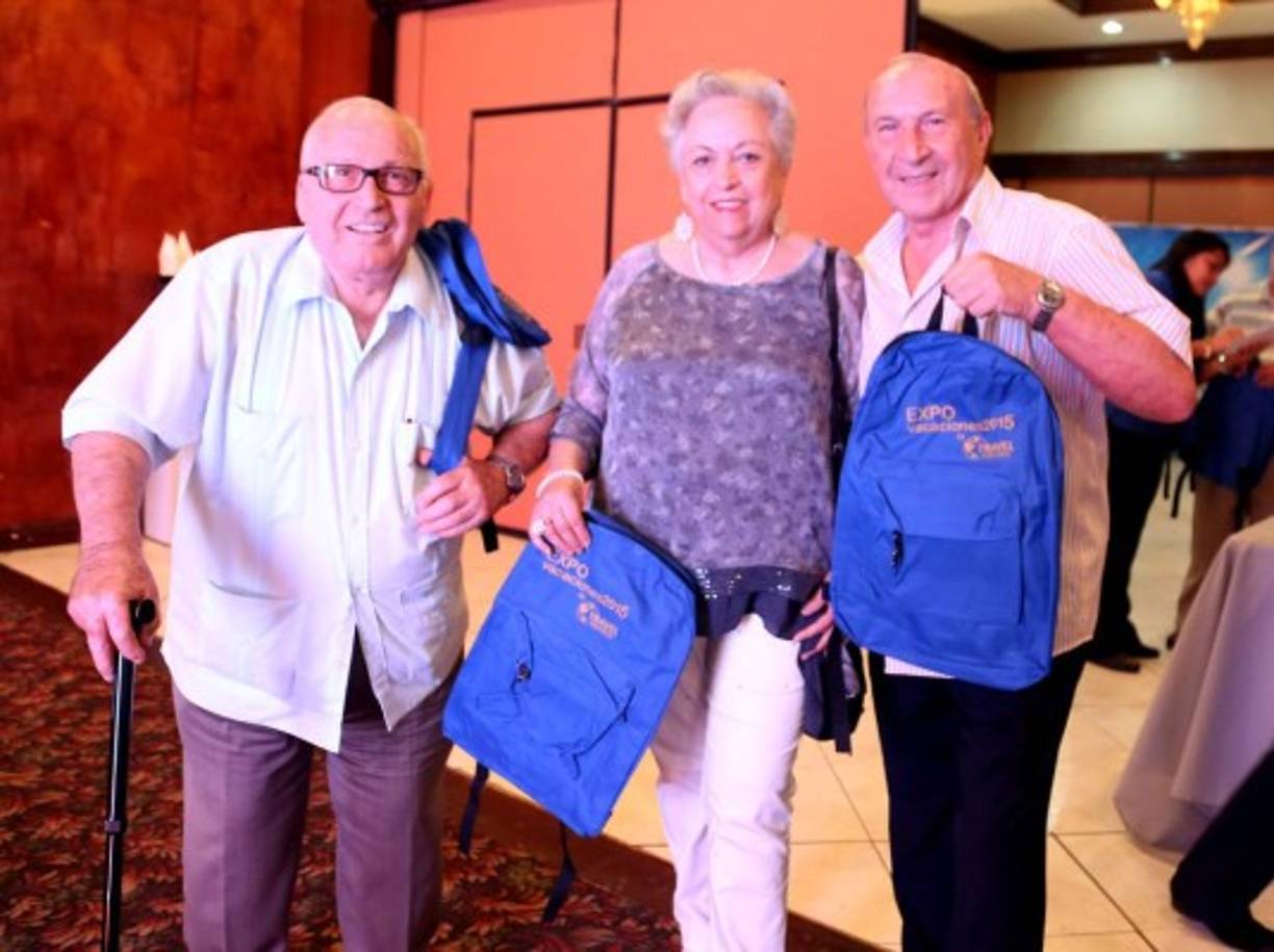 Alfonso, Lina y Victorio Pumpo.