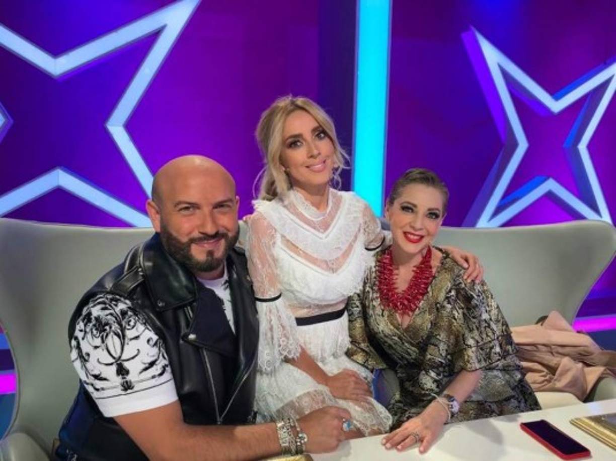 Por medio de su Instagram y Twitter compartía fotos con sus compañeros.