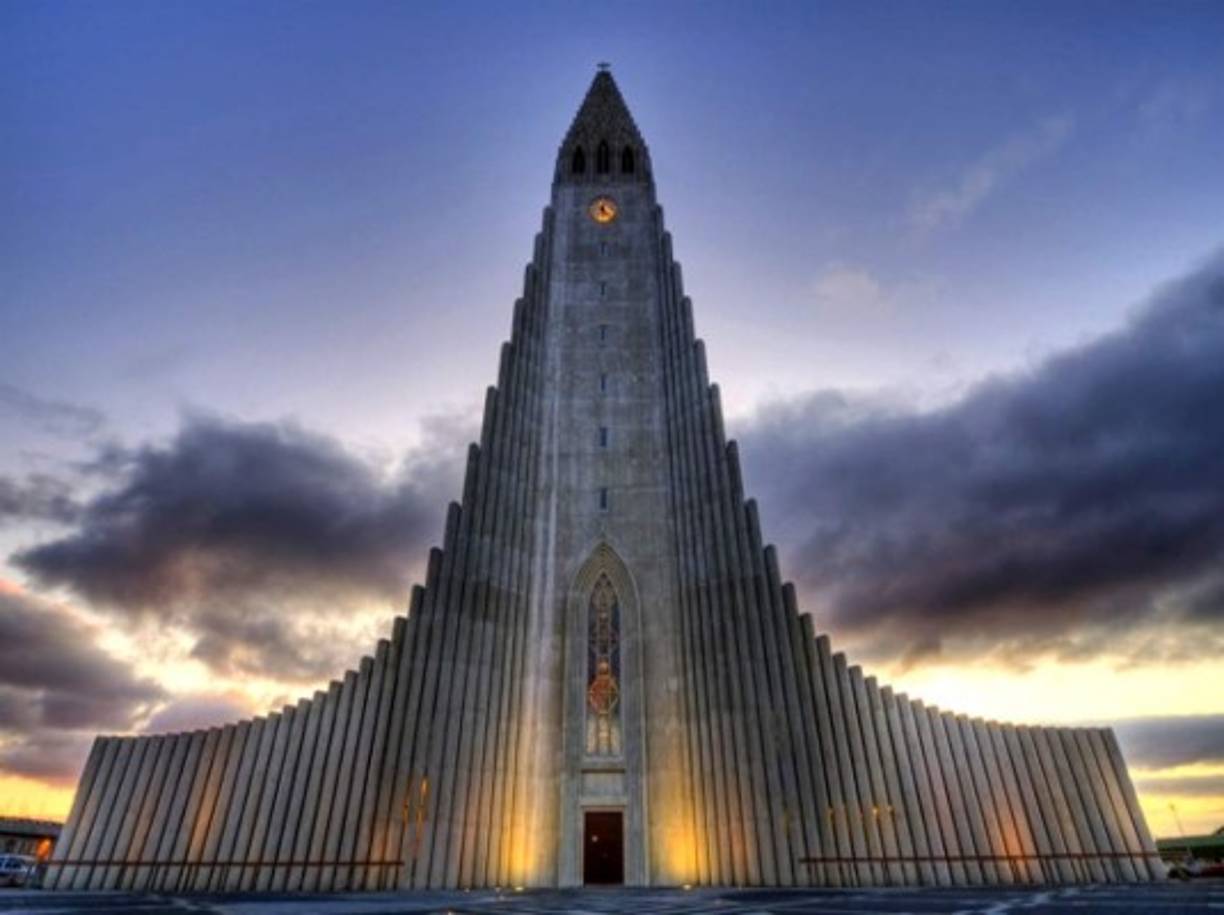 La Hallgrímskirkja, es una iglesia luterana ubicada en Reikiavik, capital de Islandia. Foto:http:imgur.com