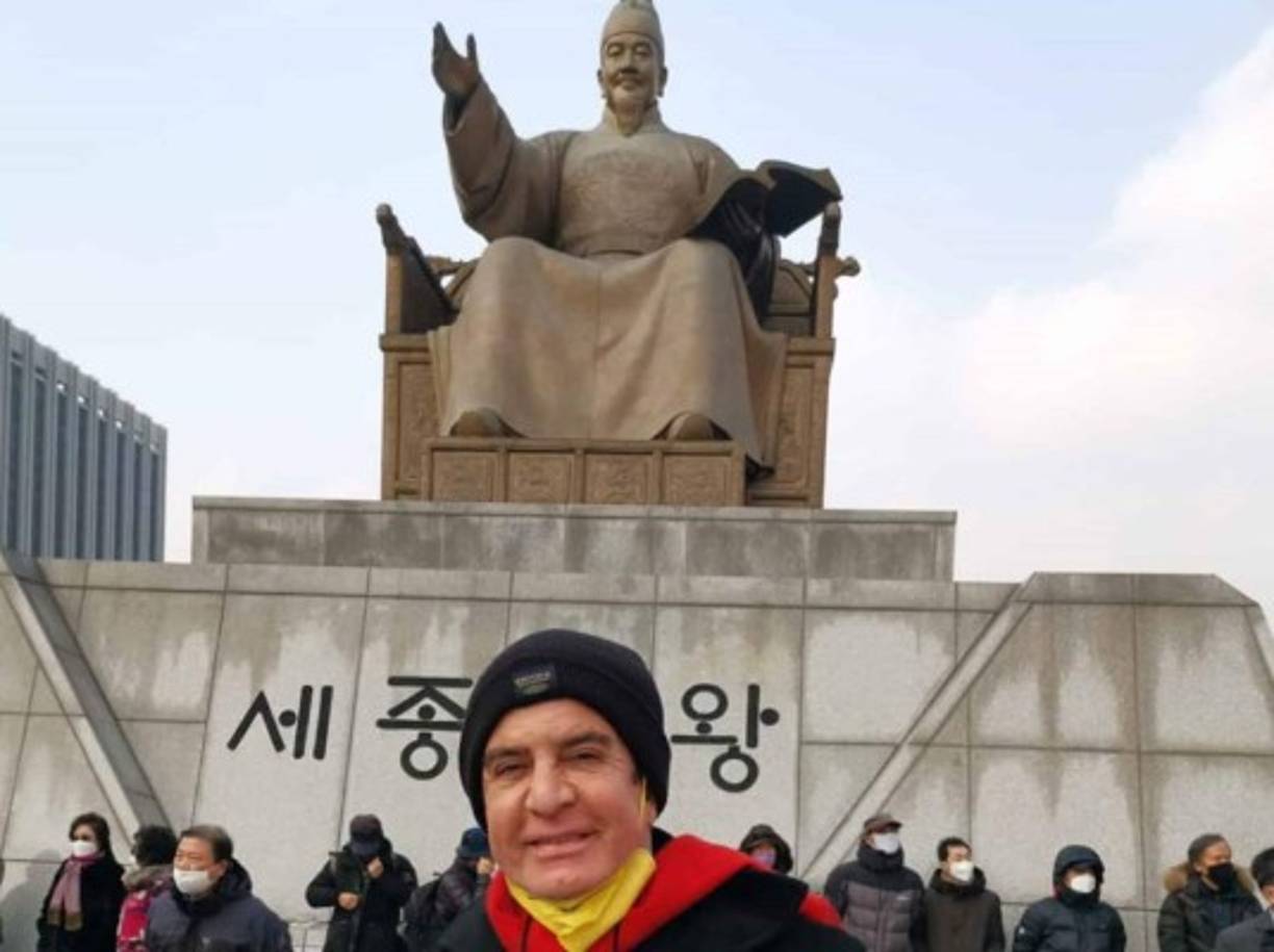 'Qué irresponsabilidad tan grande viajar justo a ese país en estos momentos de emergencia. Ojalá los pongan en cuarentena cuando vengan. Porque este país con tantas deficiencias en el sistema de salud, posible y perecemos todos por la cantidad de otros.', escribió @reinaromero_hn<br/>