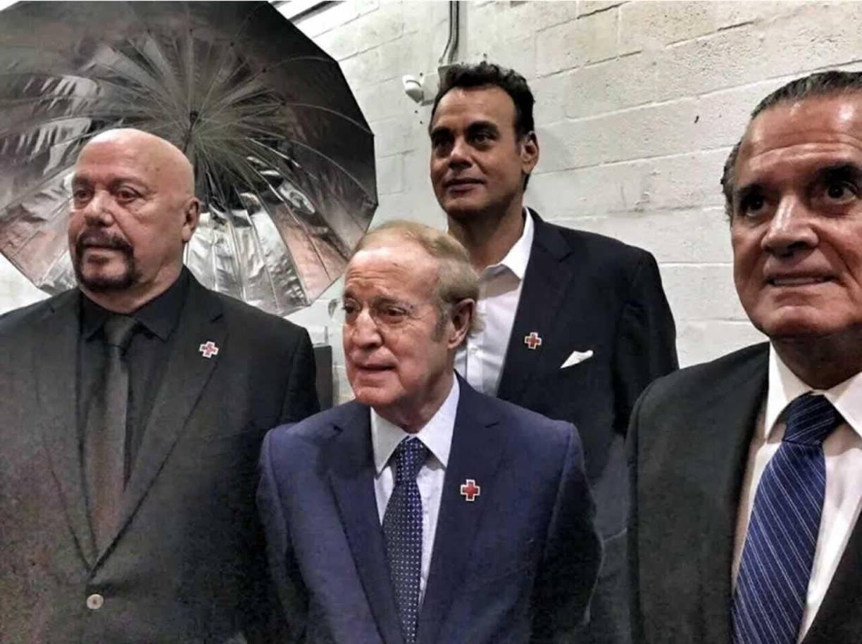 Mientras se desarrollaba el programa benéfico, Enrique Bermúdez quiso limar ciertas asperezas con José Ramón Fernández, pero luego de algunas palabras todo se convirtió en un debate en el que también intervino David Faitelson.