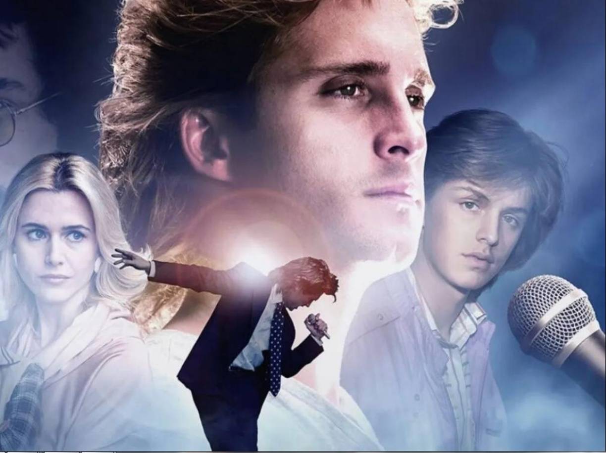 “Lo ves en su mejor momento. ¡y también en su peor momento! El opening, de los primeros tres minutos, cuando lo ves ahí, con Frank Sinatra, y luego en un palenque, como que te dice lo que necesitas saber de hacia dónde va la serie. Lo más importante era hacer todo que la gente no se iba a esperar”.