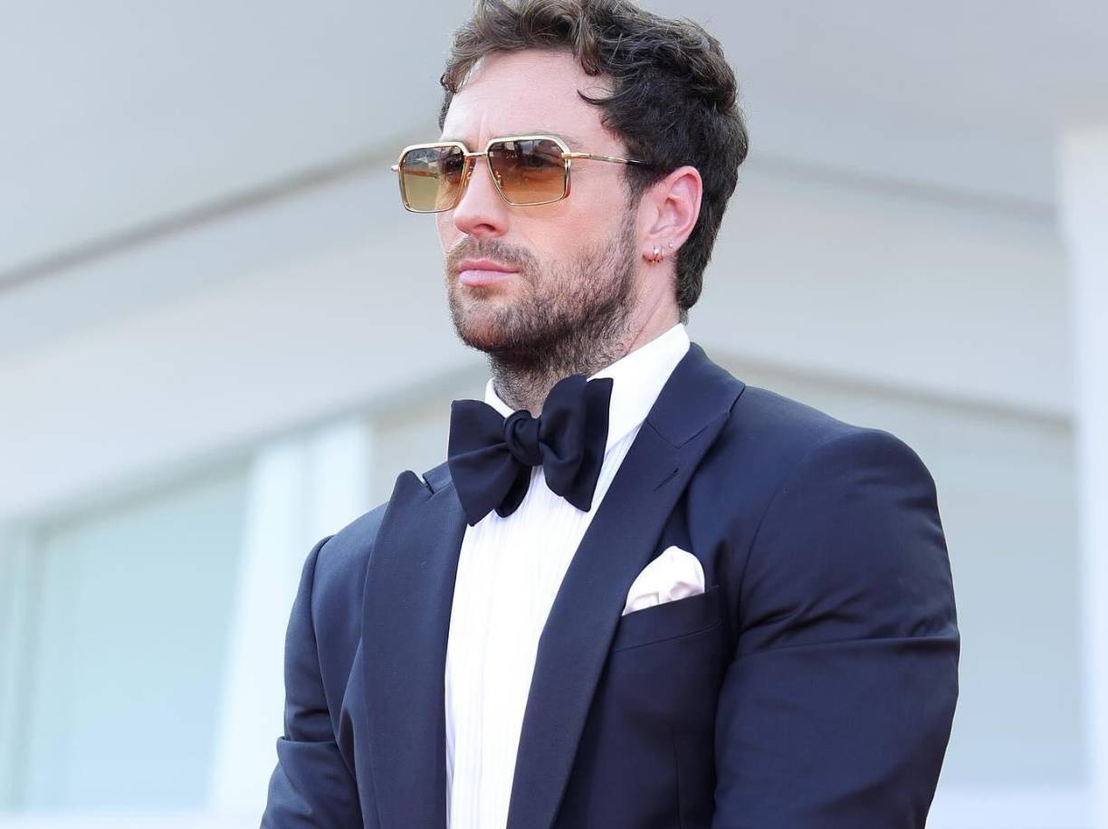 La premisa es que cuanto más se acerquen las proporciones de un rostro o un cuerpo al número 1,618 (Phi), más bellos serán. Le sigue de cerca en la clasificación de actores más guapos el protagonista de ‘Emily en París’, Lucien Laviscount, de 32 años, con una puntuación del 92.41%, mientras que Paul Mescal (92.38), Robert Pattinson (92.15) y Jack Lowden (90.33) completan los cinco primeros puestos.