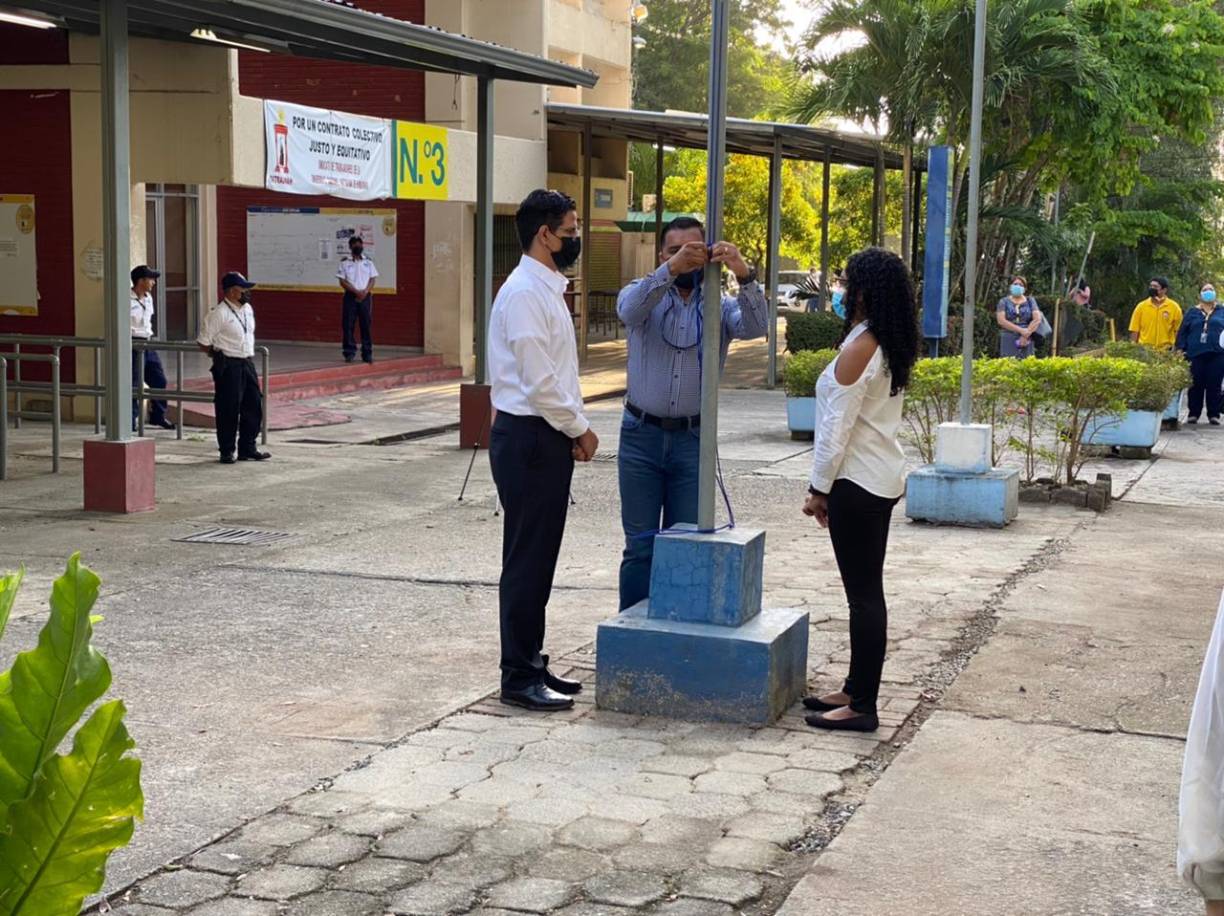 El acto causó gran admiración en todos los presentes. 