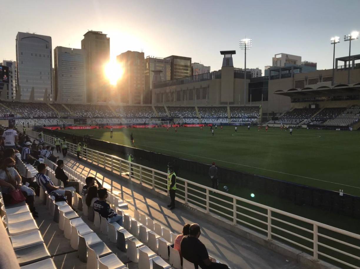 El estadio fue construido en 1995 y es utilizado por el club Al-Wahda, que juega en la Liga Árabe del Golfo, la más alta categoría del fútbol profesional en el país.