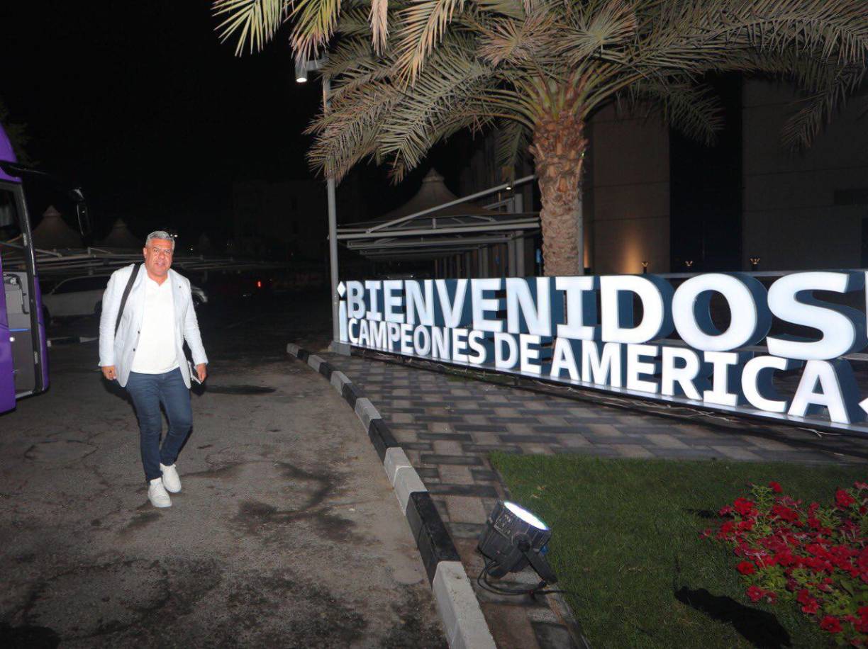 En el momento de la charla, Tapia le propuso a las siete personas que estaban ahí una promesa si la albiceleste se quedaba con el torneo continental: <b>“Si salimos campeones, nos vamos a tatuar a Chucky. Los siete nos hicimos a Chucky”, les señaló.</b>