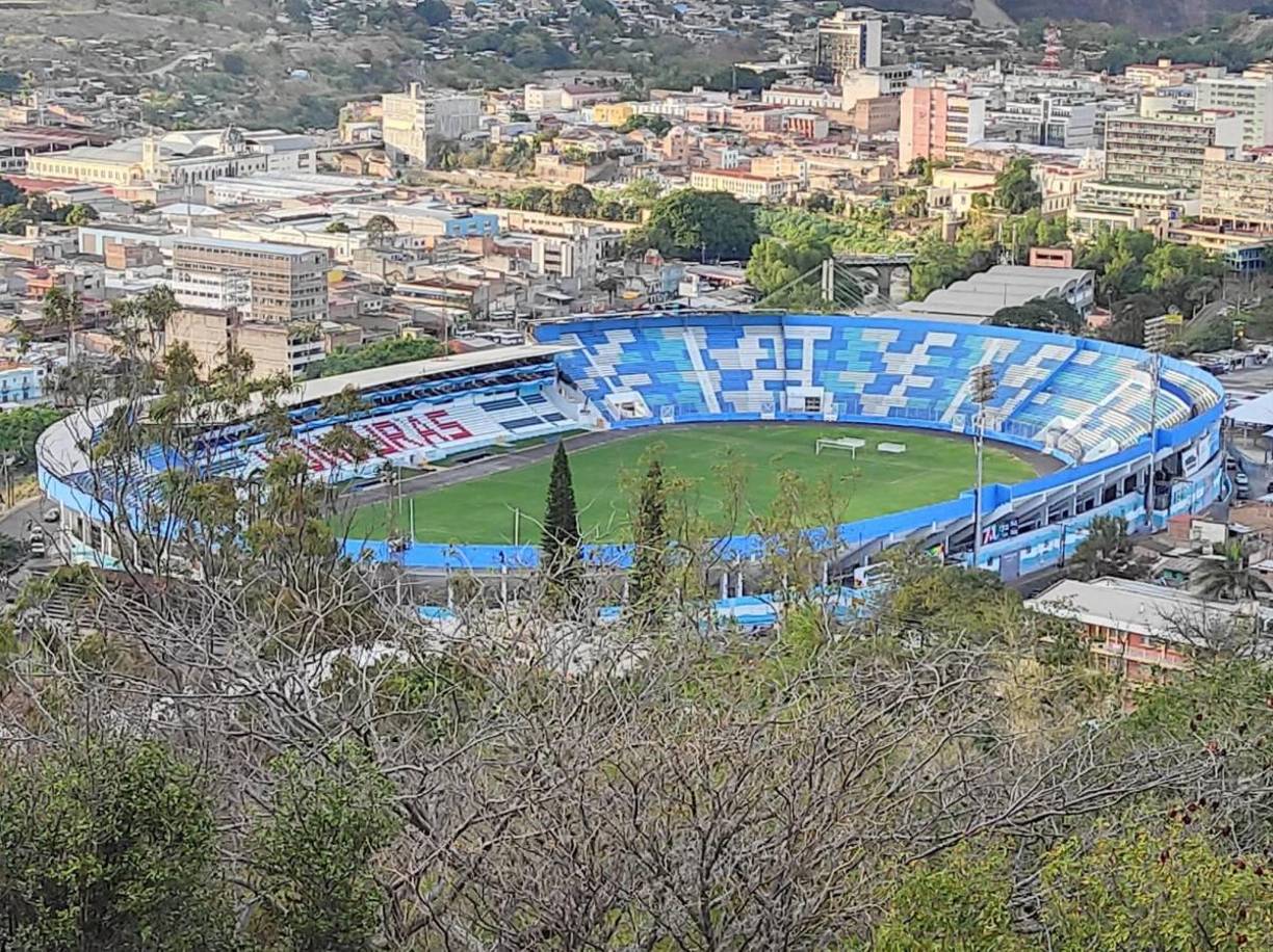 Así se observa el coloso capitalino desde el Cerro Juana Laínez, una de las reservas más cercanas al Estadio Nacional.