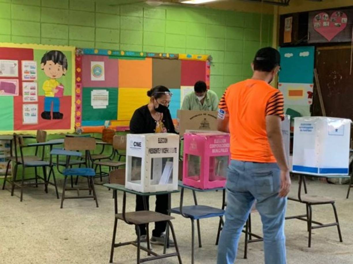 No hubo obstáculos ni pretexto, las personas de la persona edad se mostraron contentos y dispuestos a elegir a los nuevos gobernantes, previo a las generales.