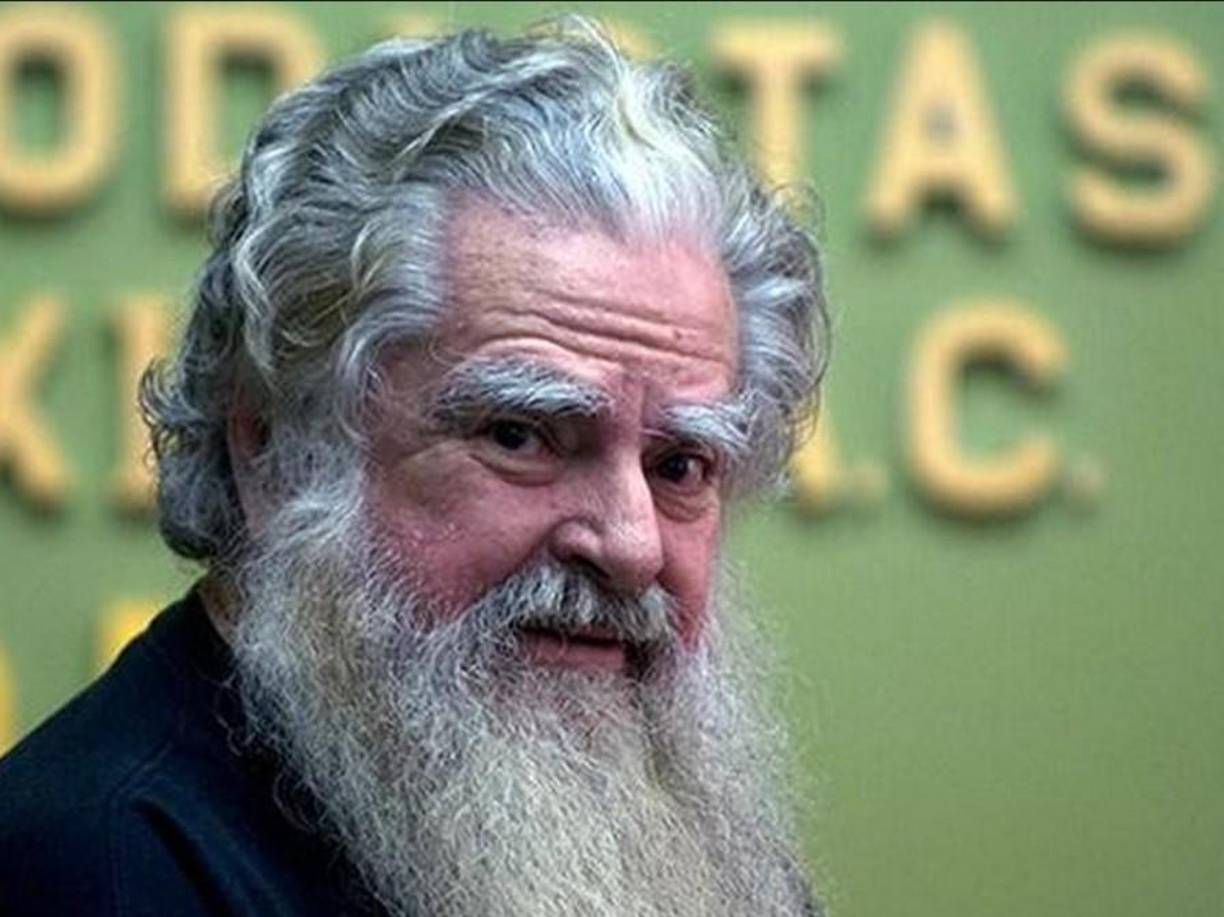 Antonio Vázquez murió la tarde del 18 de mayo, pero no fue hasta aproximadamente 12 horas después que se confirmó su deceso. Por esa razón, la producción de <i>Hoy</i> reportó la pérdida del astrólogo hasta la mañana de este viernes durante la sección de espectáculos. Fueron Galilea Montijo, Andrea Legarreta y Tania Rincón quienes lamentaron la triste noticia y recordaron su última colaboración.