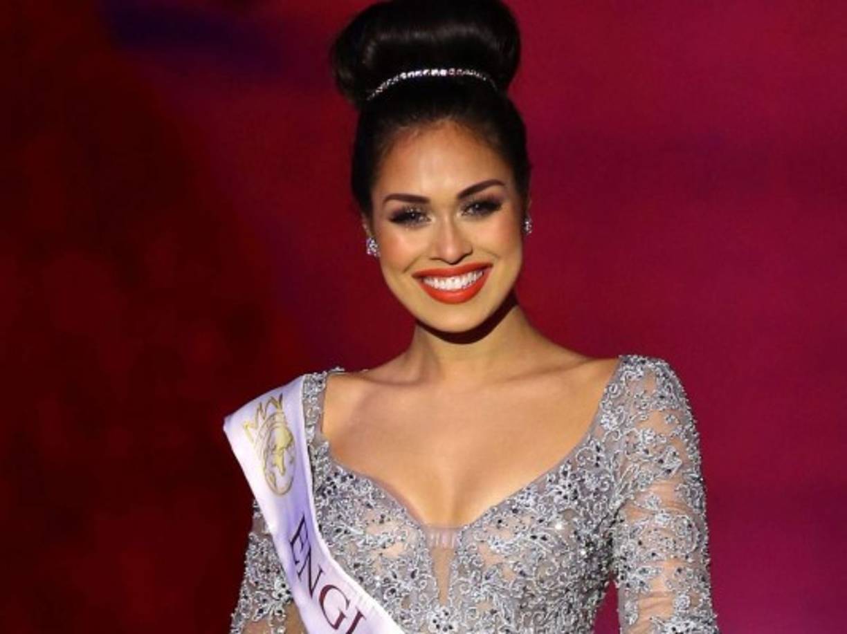 Pero a medida que la situación del coronavirus empeoraba en su hogar en el Reino Unido, Mukherjee, nacida en India, recibía mensajes de antiguos colegas del Pilgrim Hospital en Boston, este de Inglaterra, diciéndole lo difícil que era la situación para ellos.