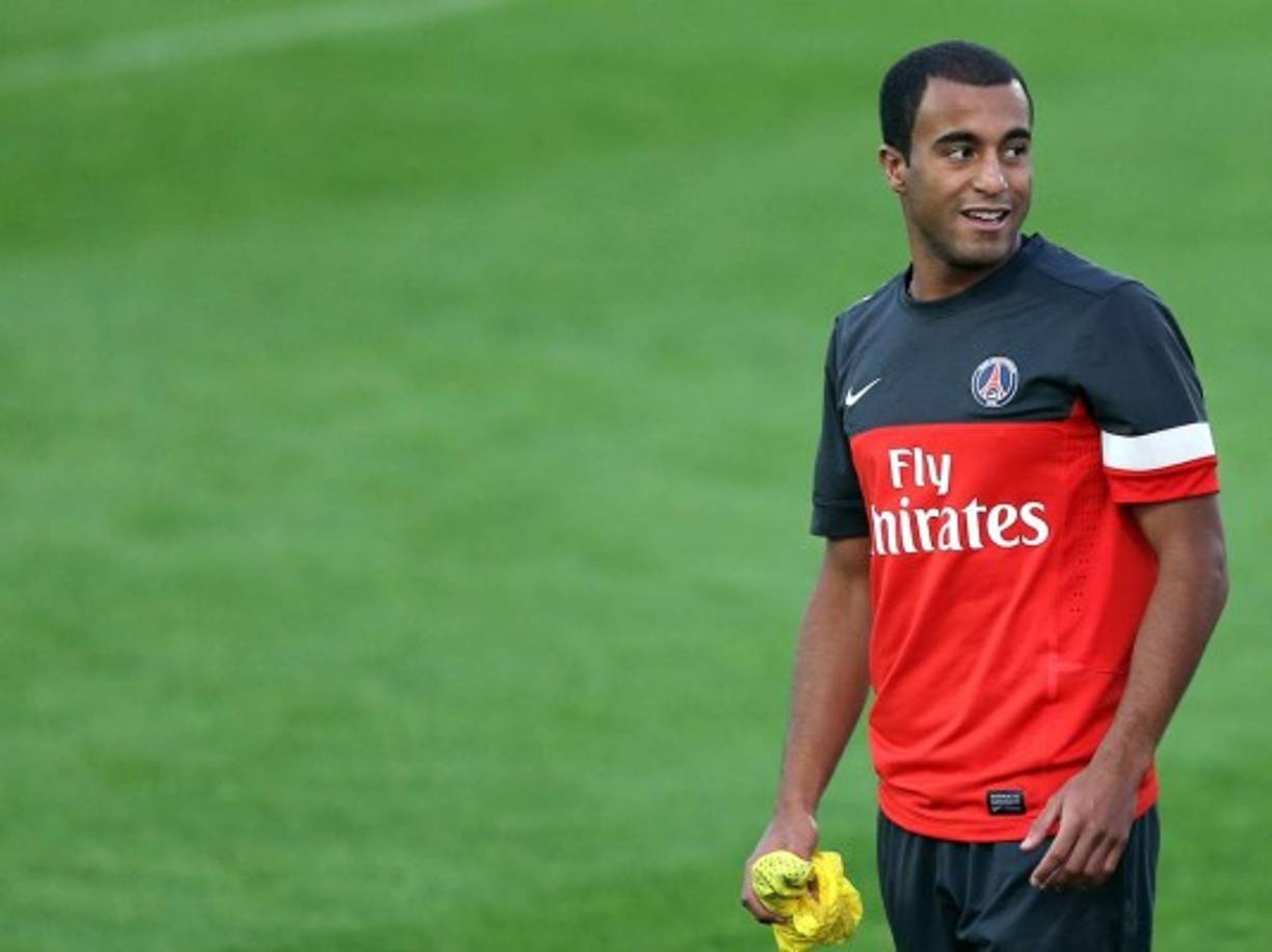 Según la prensa francesa, Roma, Inter de Milán y Liverpool tienen apuntado en rojo en su agenda el nombre de Lucas Moura, que estaría buscando una salida del PSG.