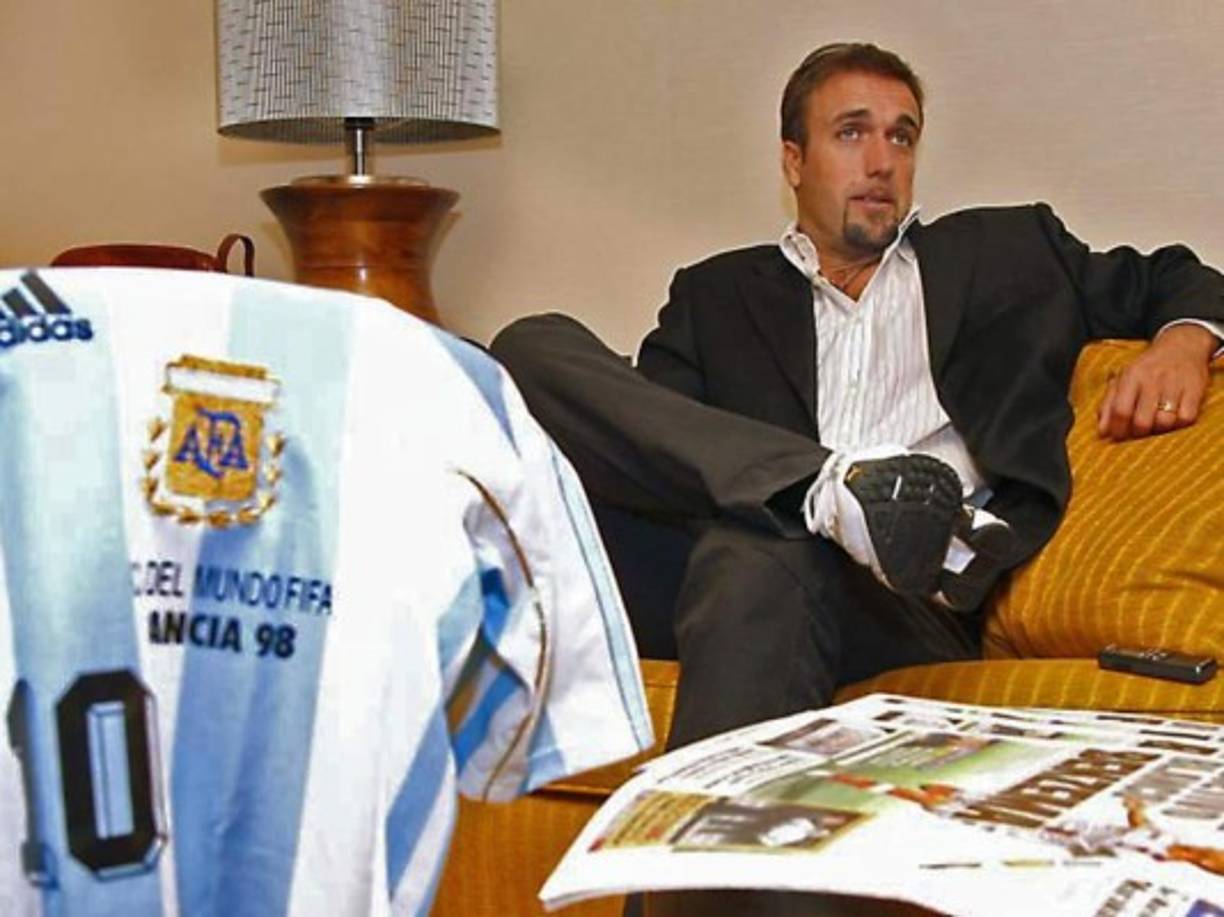 Gabriel Omar Batistuta recibió una oferta para entrenar al Adelaide United, de la Australian A-League, informó este viernes la prensa del país oceánico. Sería la primera vez que dirija a un equipo.