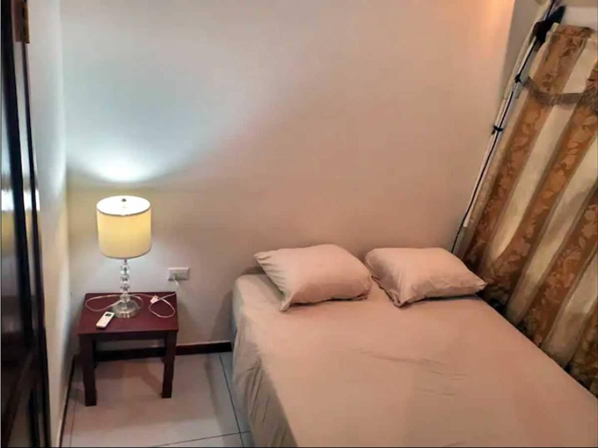 Así luce otra de las habitaciones de la mansión de Alberth Elis.