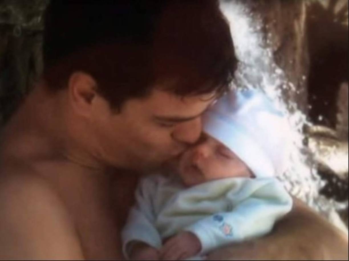 Su relación se fue afianzando y en 2005 nació su primera hija, Ainhoa, después llegó su hija Carlota, sus dos grandes amores.