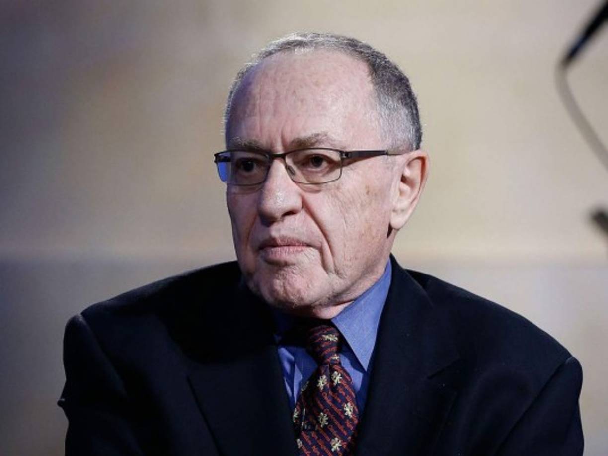 El abogado de celebridades más famoso de Estados Unidos, Alan Dershowitz, también se integró al potente equipo legal que defenderá al magnate.<br/><br/>Con una lista de clientes anteriores como el fallecido financista y delincuente sexual Jeffrey Epstein, el exjugador de fútbol americano y actor O.J. Simpson, el director de cine Roman Polanski y el exboxeador Mike Tyson, Dershowitz es probablemente el abogado más conocido de las estrellas en Estados Unidos.