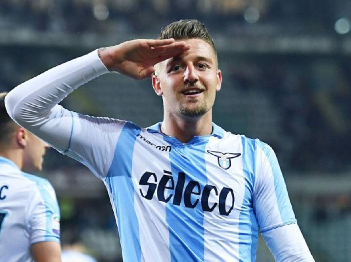 Sergej Milinkovic-Savic, uno de los nombres del mercado de fichajes, renovará con la Lazio, pero la Juventus no le pierde de vista. Tuttosport apunta que el próximo verano intentará el fichaje del centrocampista serbio. Está negociando para renovar hasta 2022 con un salario de 3 millones de euros.