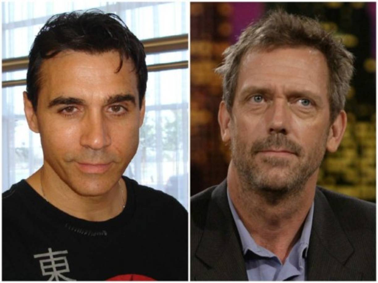 Adrian Paul y Hugh Laurie — 58 años